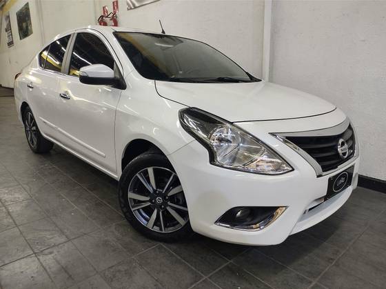 NISSAN VERSA 1.6 16V FLEXSTART UNIQUE 4P XTRONIC
